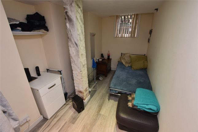 Flats 1-4, 23, Burlington Place, West Yorkshire photo 4