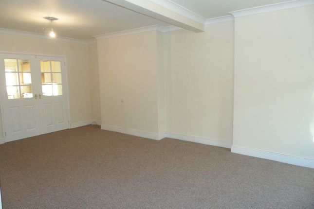 Main Street, NEWBRIDGE photo 5