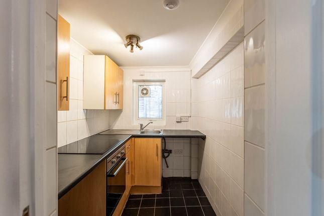 Flat 3, 168 High Street, Rochester photo 5