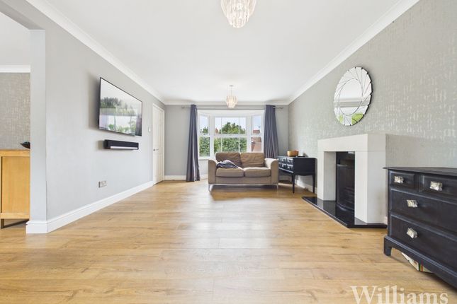 20 Swan Gardens, Thame photo 2