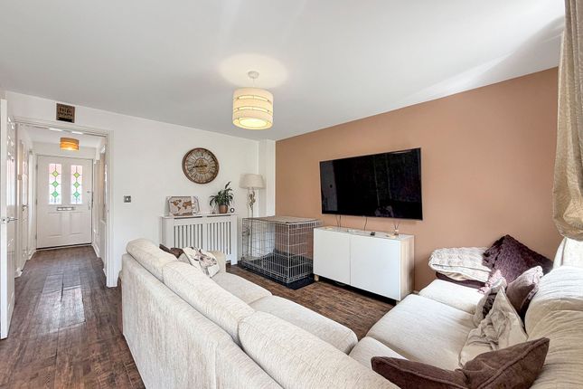 18 Bluebell View, Caerphilly photo 3