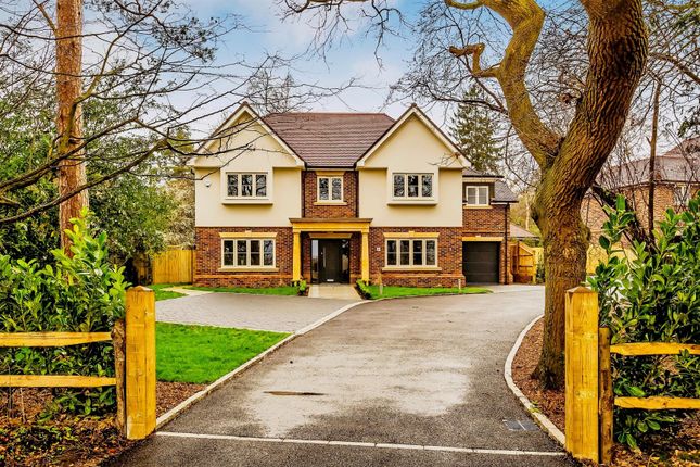 Thumbnail Property for sale in Cobham Road, Fetcham, Leatherhead