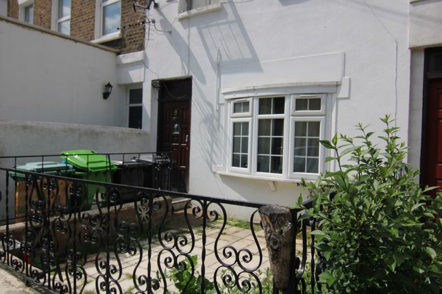 Terraced house to rent in Kingsbury Road, Dalston