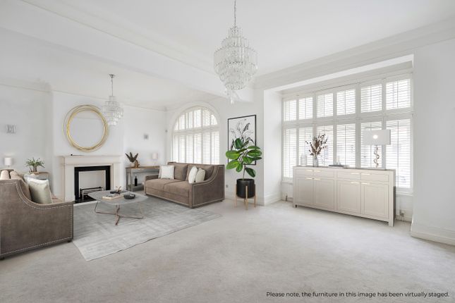 Thumbnail Flat for sale in Queen's Gate, London