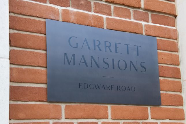 Flat to rent in Garrett Mansions, Paddington, London