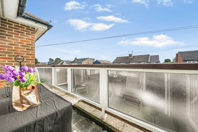 5A Staveley Road, Ashford, Surrey photo 4