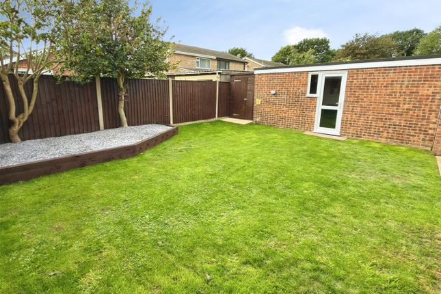 3, Bramfield Road, Lowestoft photo 4