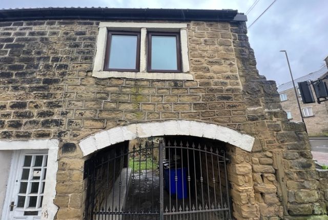 Thumbnail Studio to rent in Lowtown, Pudsey