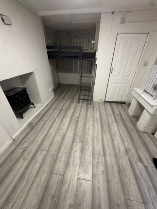 92 The Strand, Basement Flat, STOKE-ON-TRENT photo 4