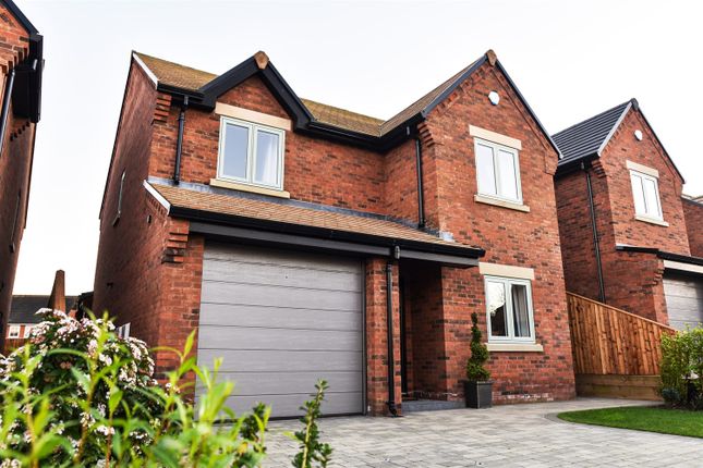 Thumbnail Detached house for sale in Maw Green Road, Crewe