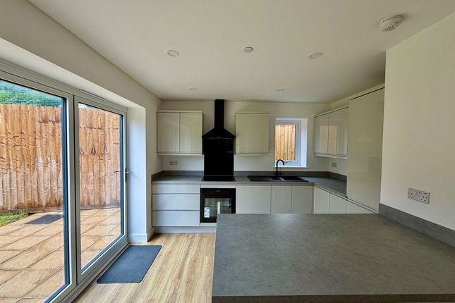 Celenyn close, newbridge photo 2