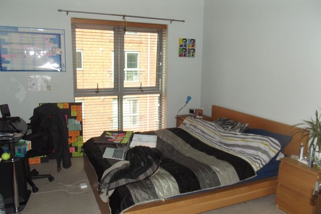 Flat to rent in Raleigh Street, Nottingham