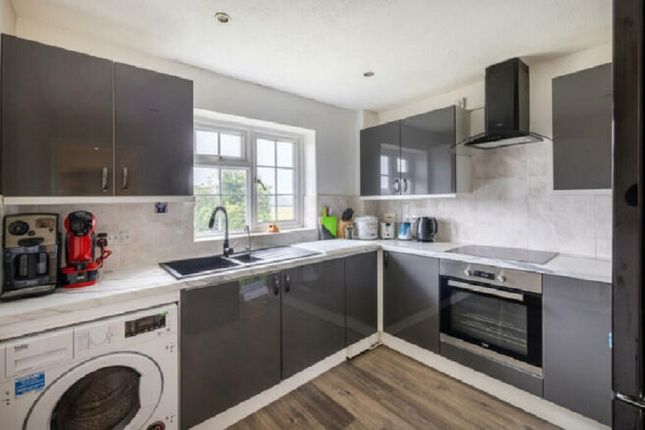 Flat for sale in Station Road, Lingfield