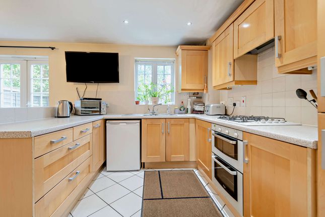 2 Willis Terrace, London Road, London Road, Hook photo 4