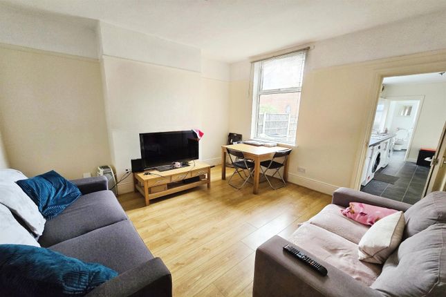 42, Lace Street, Dunkirk, Nottingham photo 4