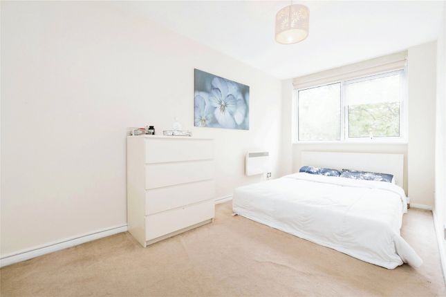 Flat for sale in Queenswood Gardens, London