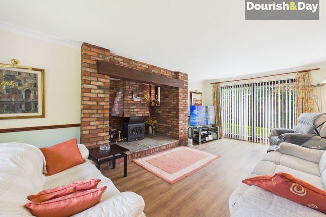 2 Yew Tree Court, Stafford photo 2