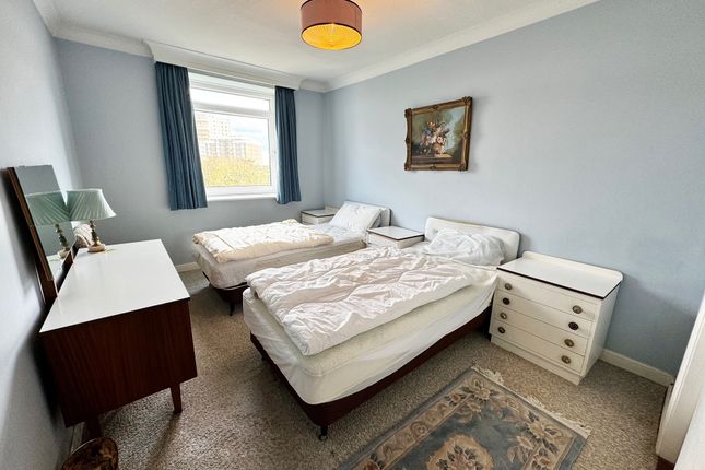 Flat to rent in Manor Road, Bournemouth