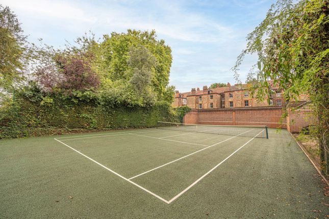 Flat for sale in Millfield Lane, Highgate, London