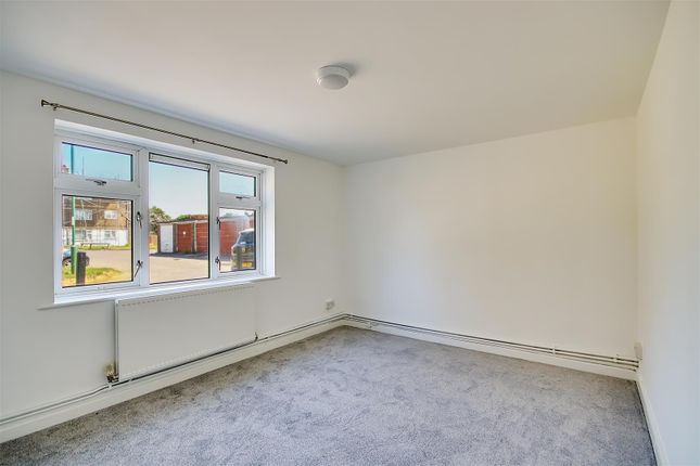7 Warren Court, Sompting Road, Lancing photo 5