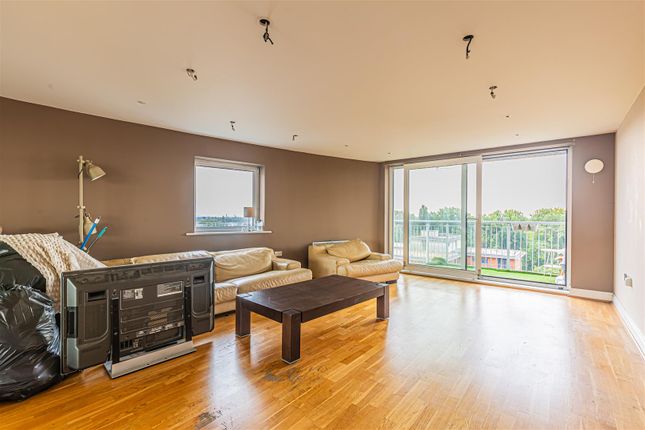 161, Holland Gardens, Brentford photo 4