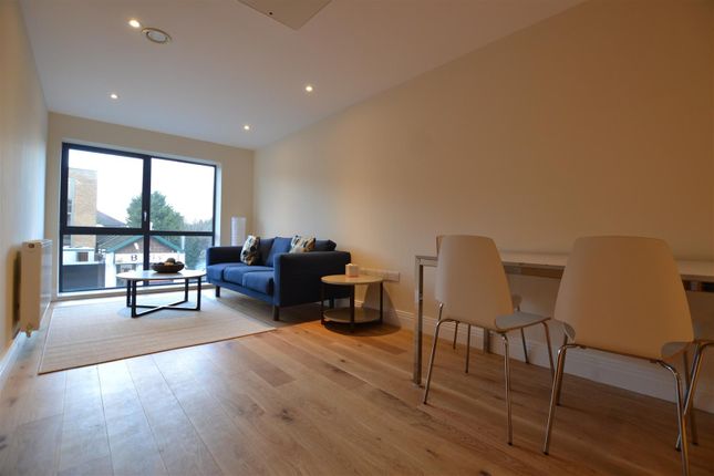 Thumbnail Flat to rent in Station Road, West Drayton
