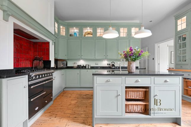 28, Blenheim Gardens, London photo 4