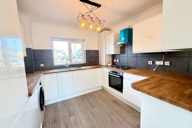59, Santa Cruz Drive, Eastbourne photo 3