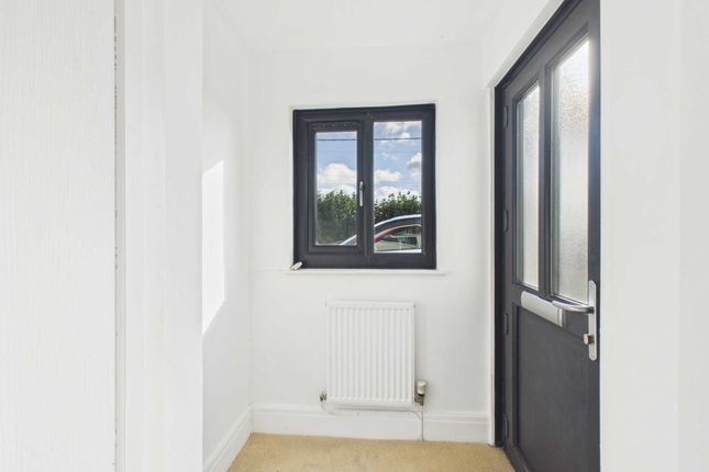 79 Hill Mountain, Milford Haven photo 2