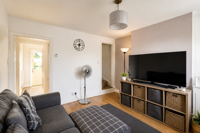 5 Southview Cottages, Newchapel Road, Lingfield photo 3
