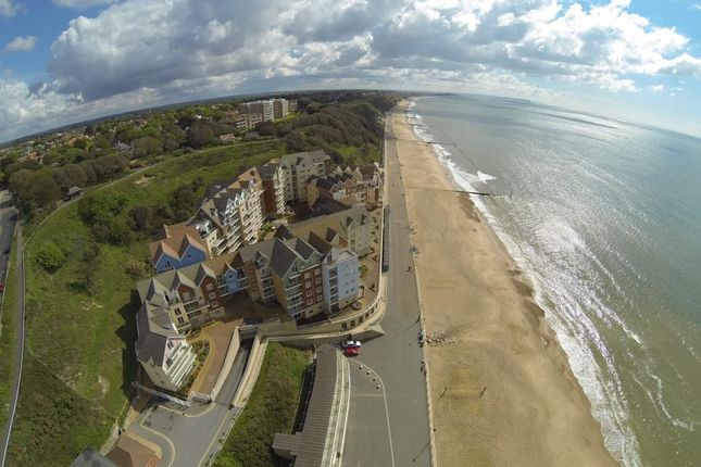 Thumbnail Flat for sale in Honeycombe Chine, Boscombe, Bournemouth