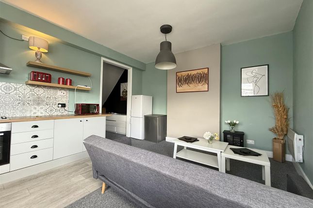327A, London Road, Westcliff-On-Sea photo 2