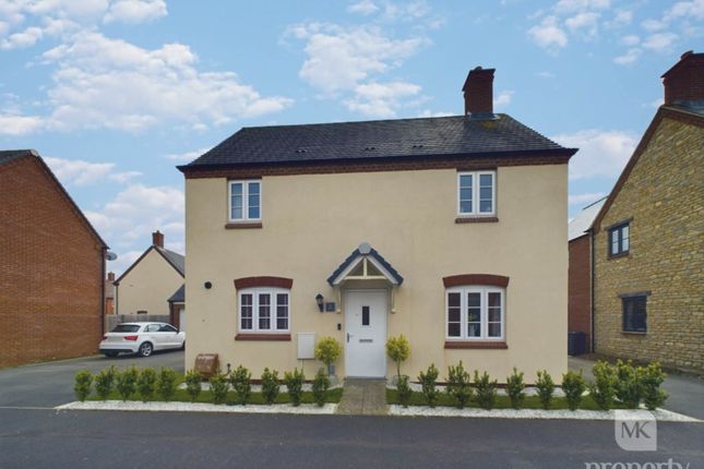 Thumbnail Detached house for sale in Ratcliffe Close, Old Stratford