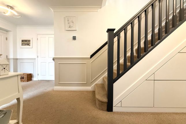 16 Tan Y Bryn Gardens, Aberdare photo 4