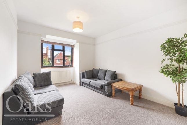 Thumbnail Flat to rent in Barrow Road, London