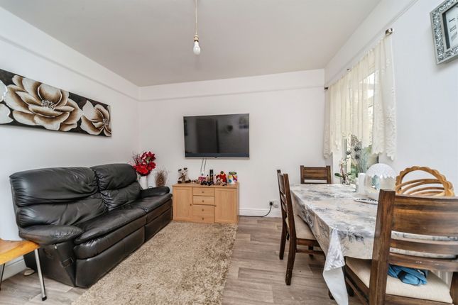 32, Trinity Road, Bedford photo 2