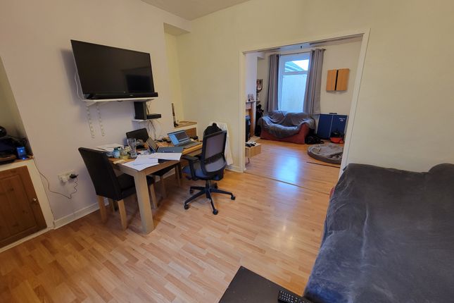 34, Gilbert Crescent, Llanelli photo 5