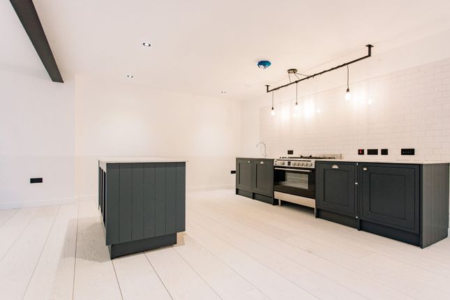 16 Fonthill Mews, London photo 4
