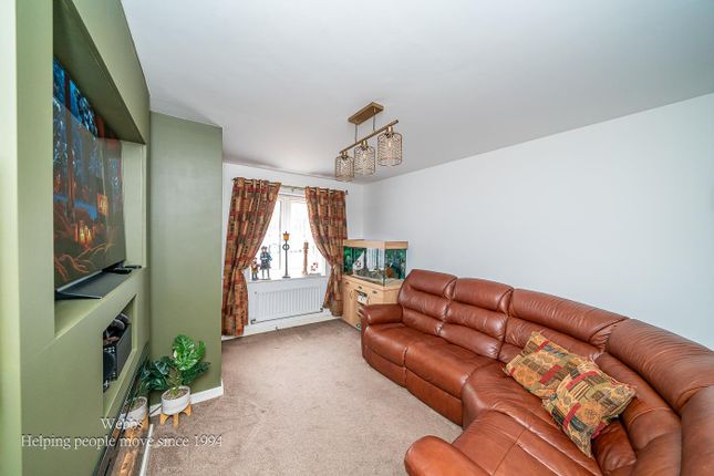 16, Bytheway Walk, Lichfield photo 2