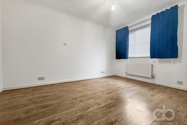 End terrace house to rent in Hill House Drive, Chadwell St. Mary, Grays