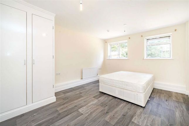 Flat 3, 1, Perryn Road, London photo 2