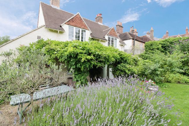 Thumbnail Cottage for sale in South Street, Midhurst, West Sussex