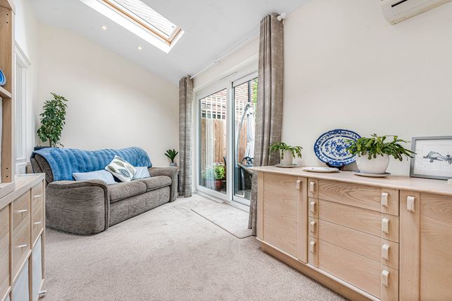 9, Barleyfields, Didcot photo 4