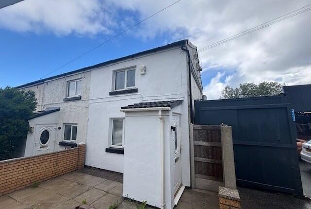 2-bed house on Liverpool, £900/mo