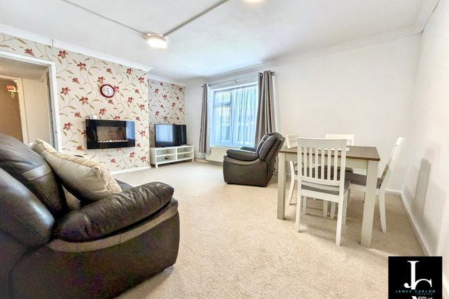 10, Adams Crescent, Newport photo 2