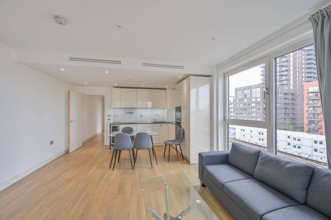 Flat for sale in Brent House, Nine Elms Point, Vauxhall, London