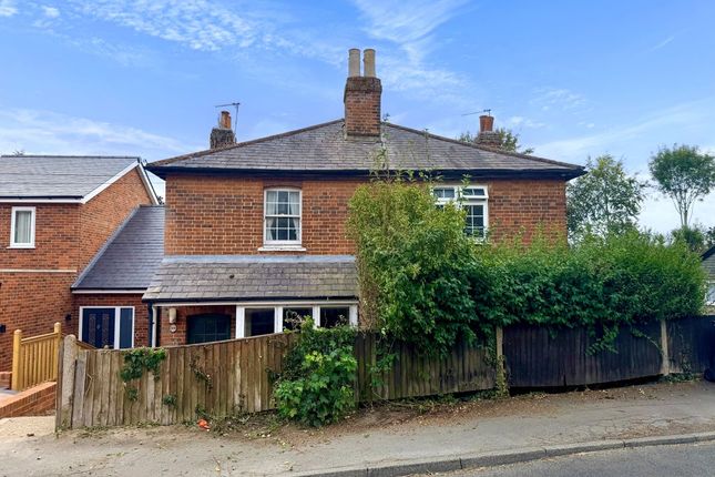 72, Spring Rise, Egham photo 2