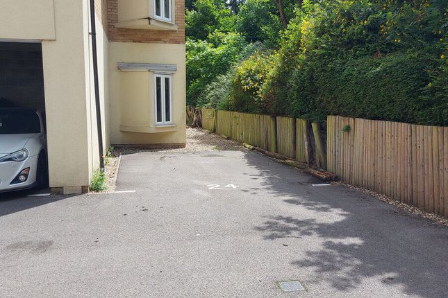 24, Waterfall Close, Hoddesdon photo 2