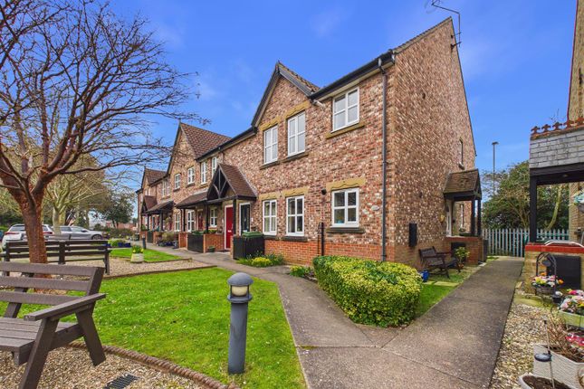 2-bed house on 15, John Gray Court, Hull, £130,000