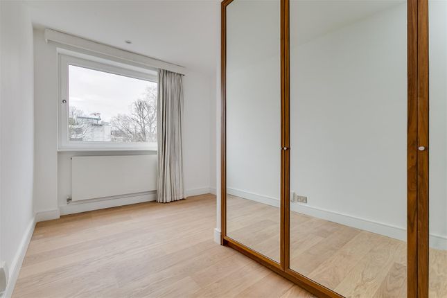 Flat for sale in Kingfisher House, Melbury Road